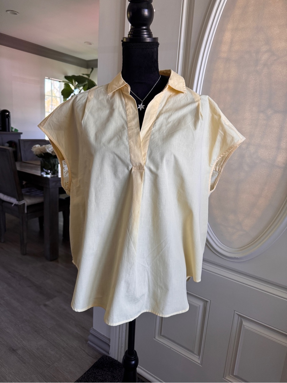 French Connection Butter Yellow Short Sleeve Collared V-Neck Blouse